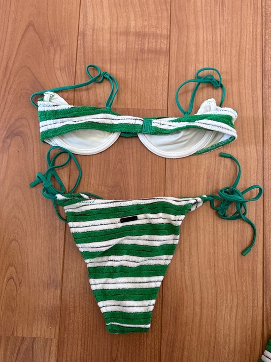 Triangle bikini set - Picture 8 of 9